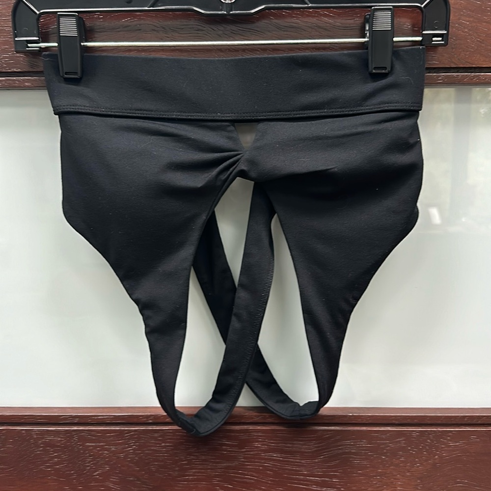 Black Fabletics sports bra size small